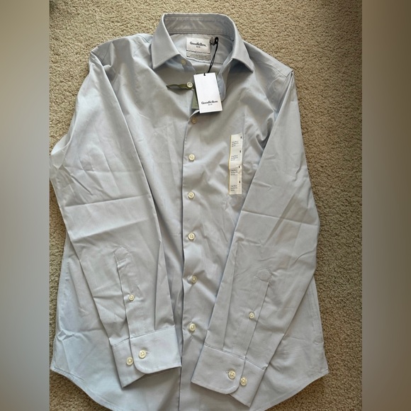 NWT Men’s Long Sleeve Button Down - Picture 3 of 5